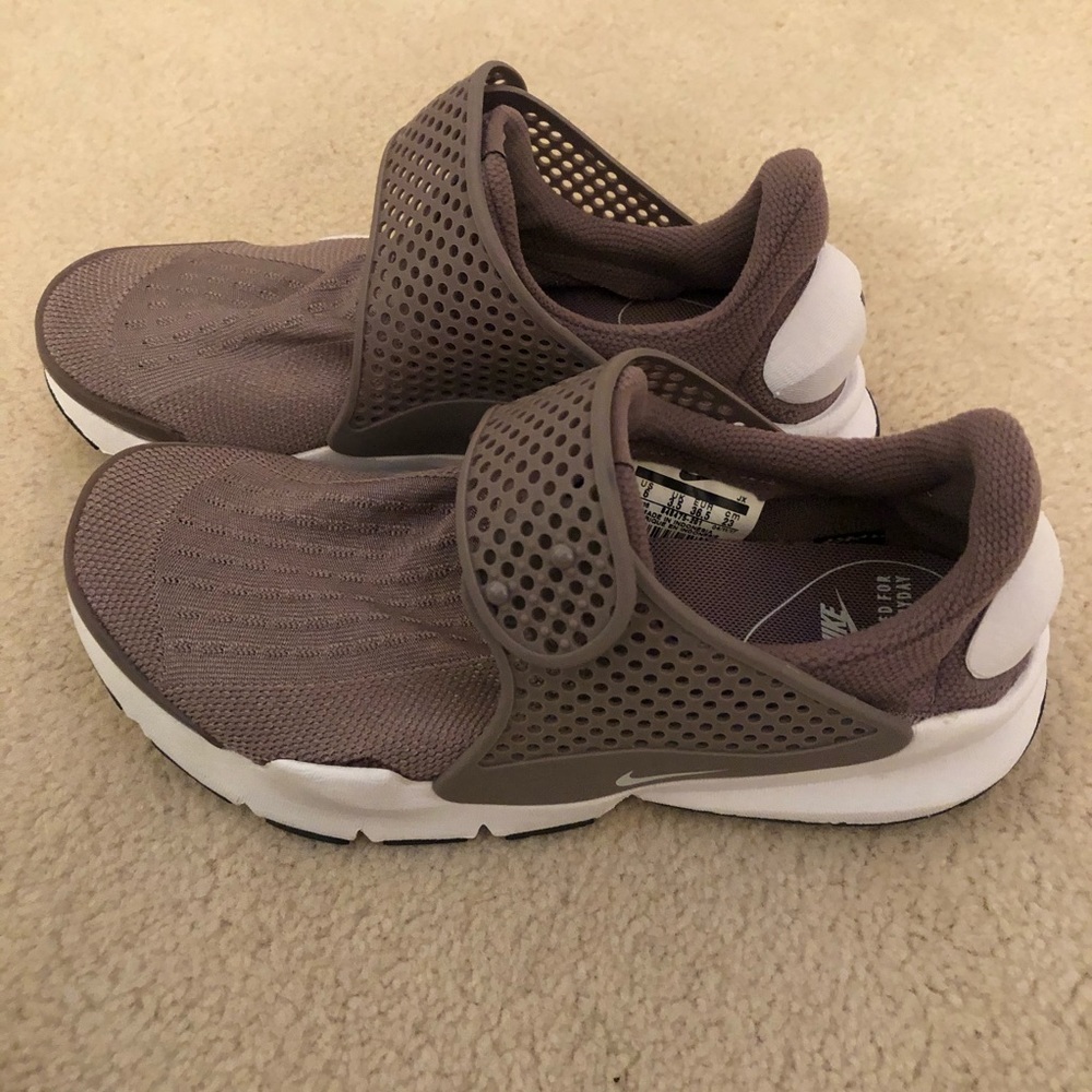 Nike sneakers - Picture 2 of 6